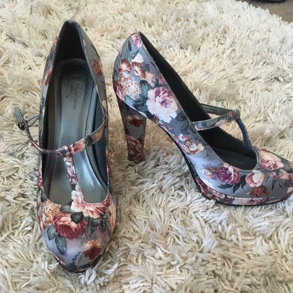 Flower print heels